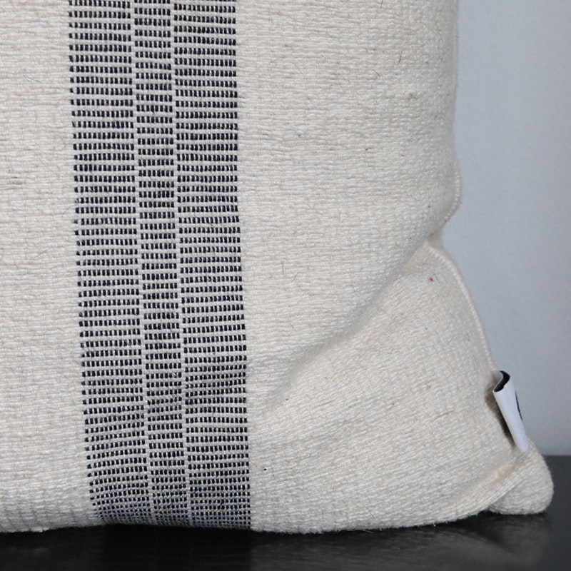 Kuddfodral Arden offwhite och svart 100% bomull