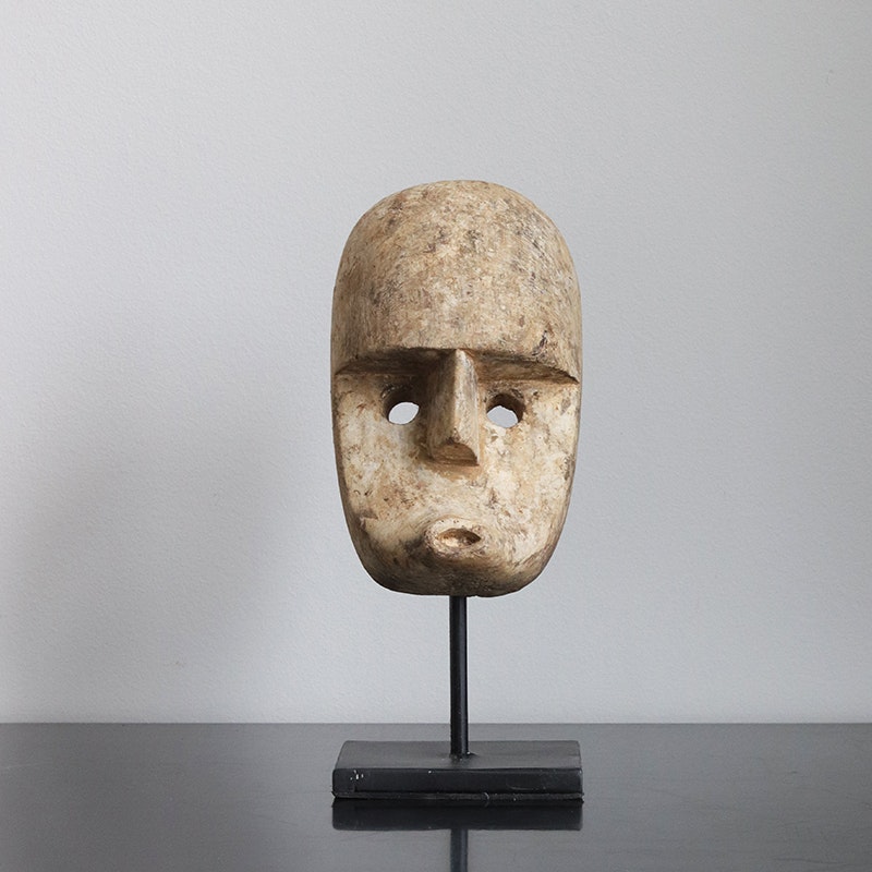 Träskulptur Ben på stativ
