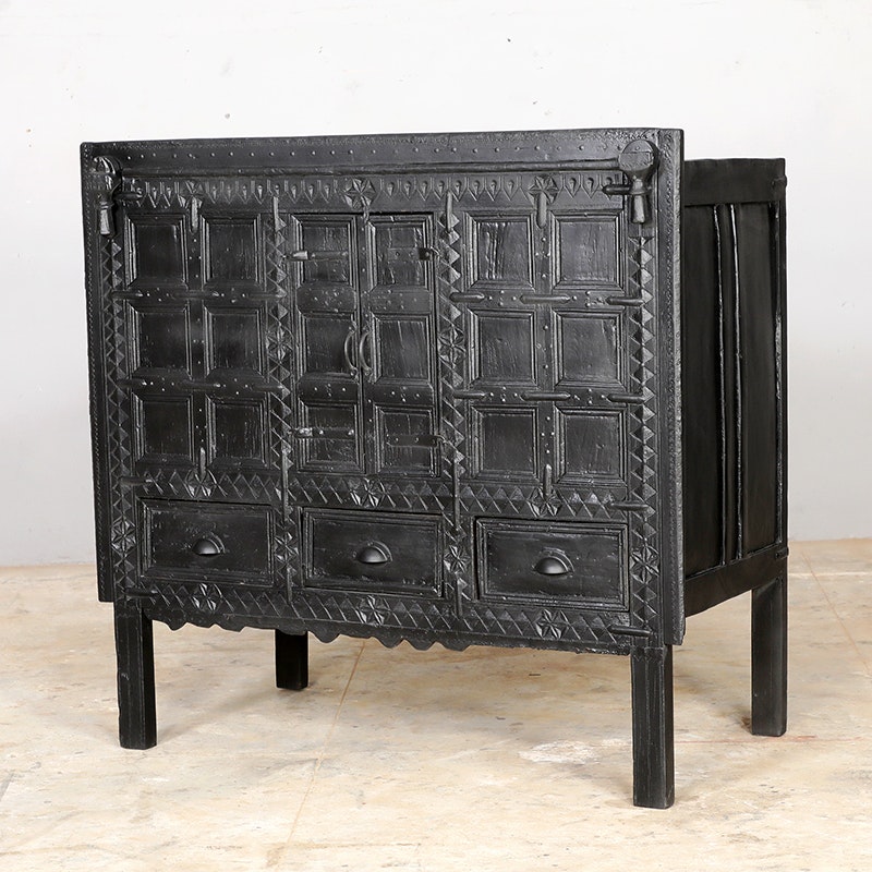 Vintage sideboard Majlis