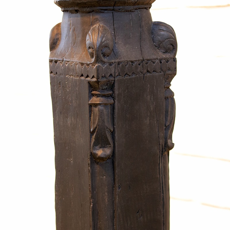 Vintage pelare, svart plain