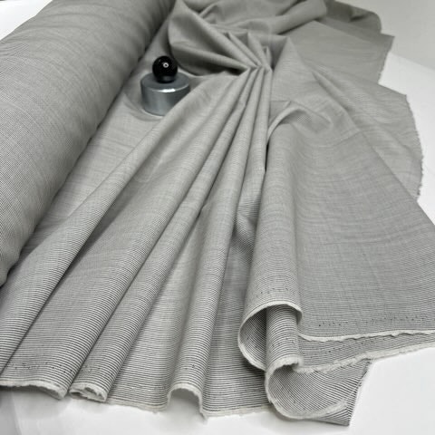 1m Ull, Grå/vit smalrandig ”Techno wool”