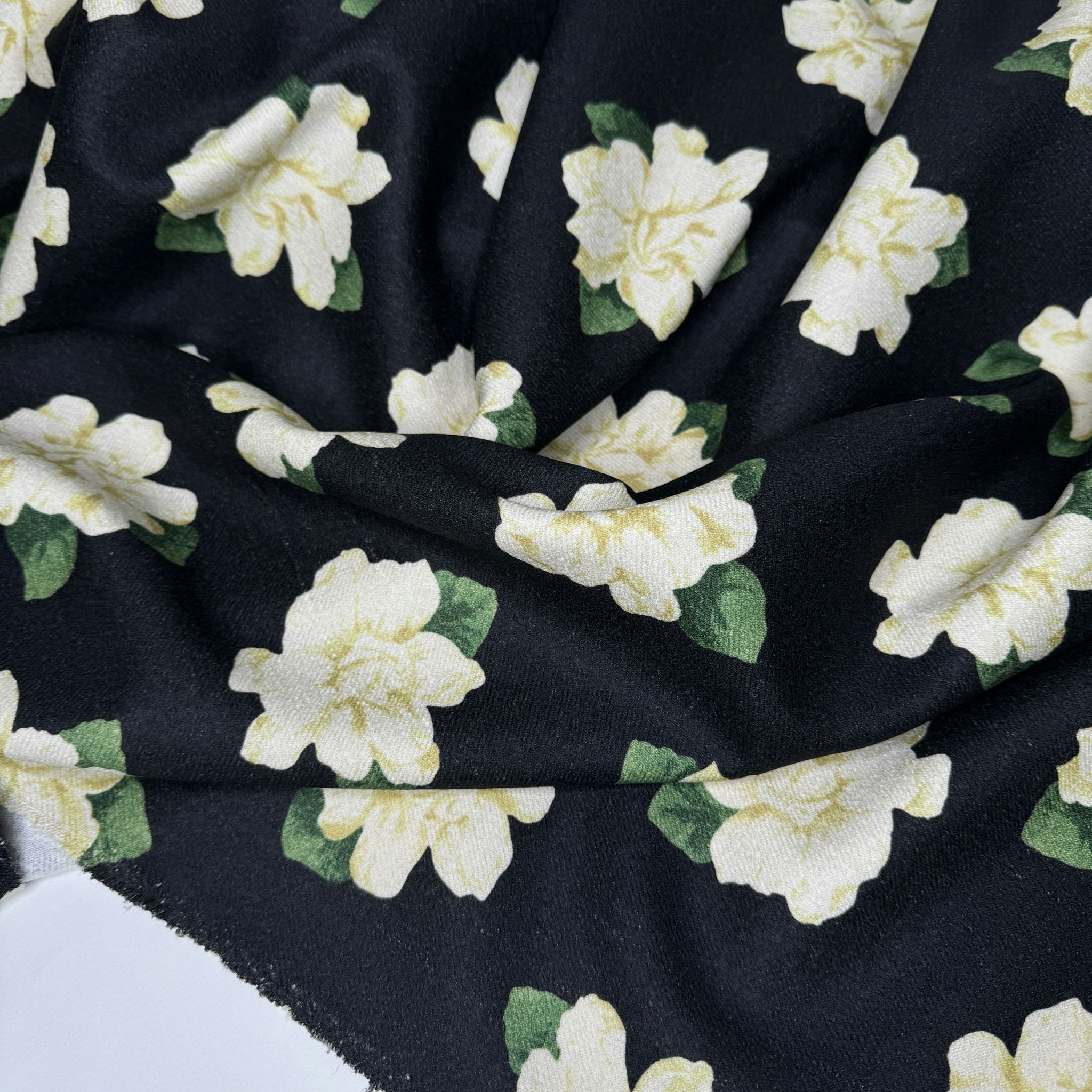 2,3m Kappull svart m vita blommor D&G