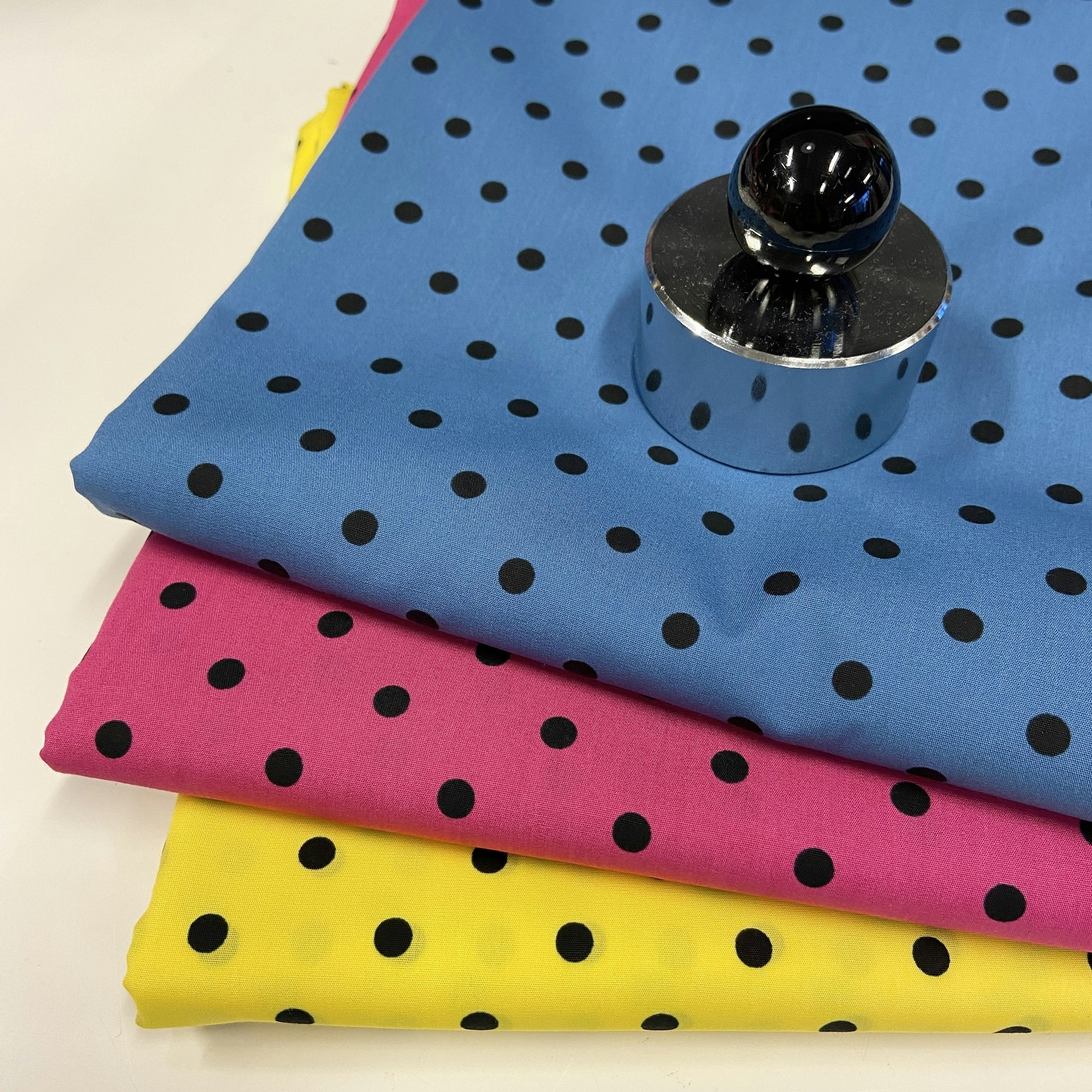 3m Bomullspoplin Cerice/Svart Prickig Dolce Gabbana