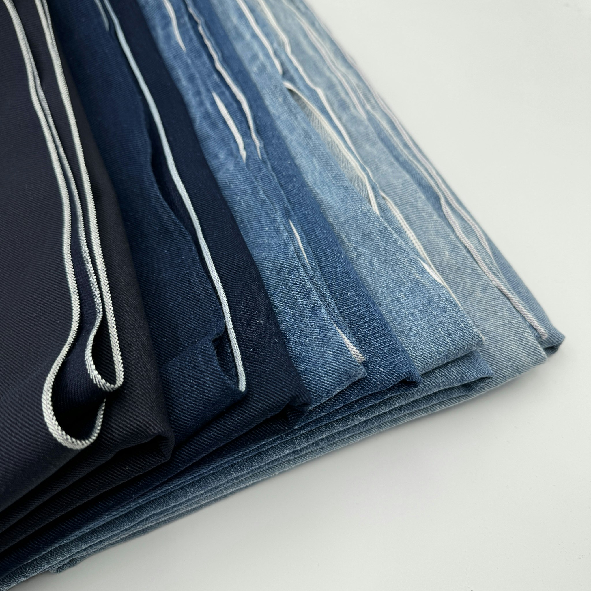 Selvedge ekodenim ljus mellanblå Pangai*