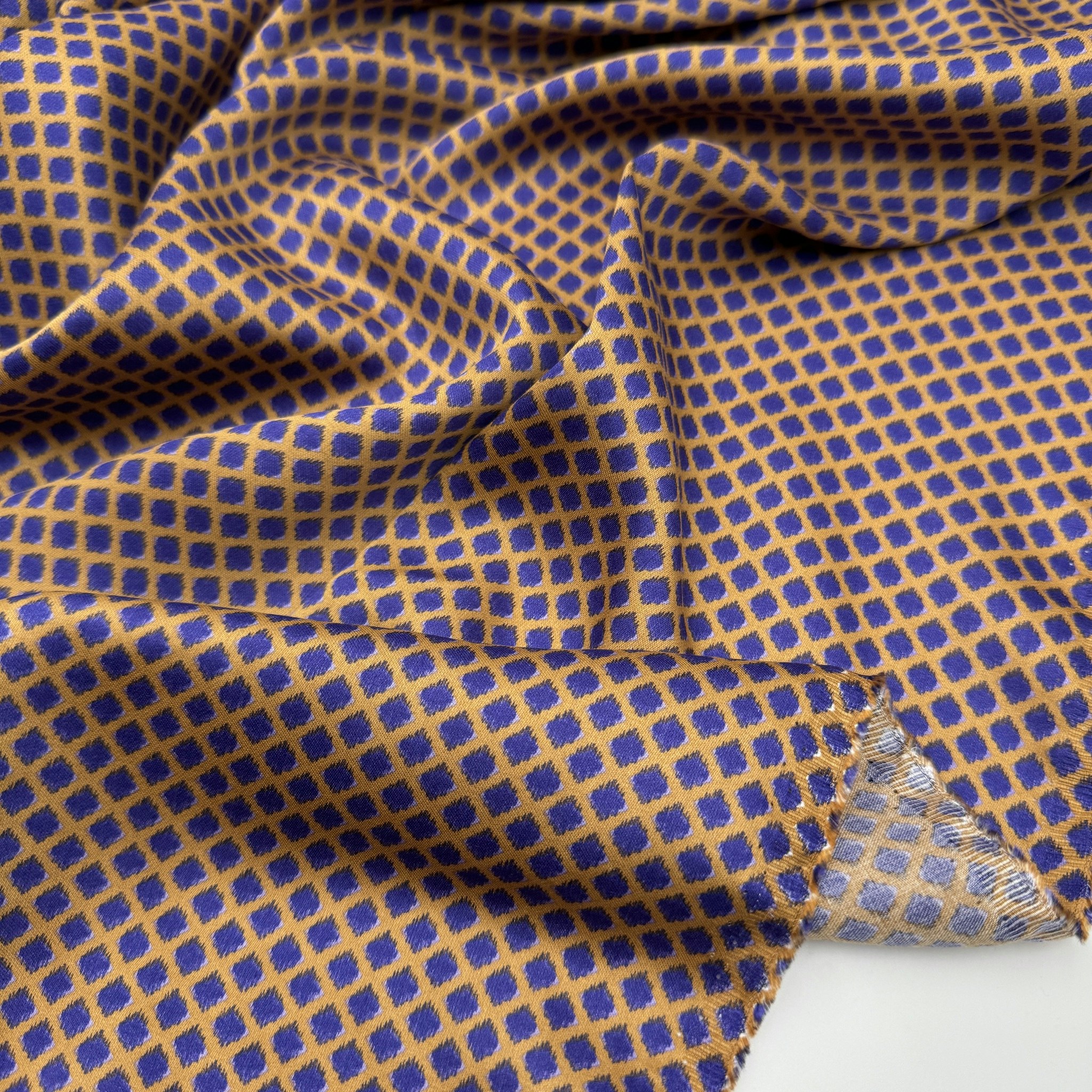 2,4m Viskossatin brun/lila