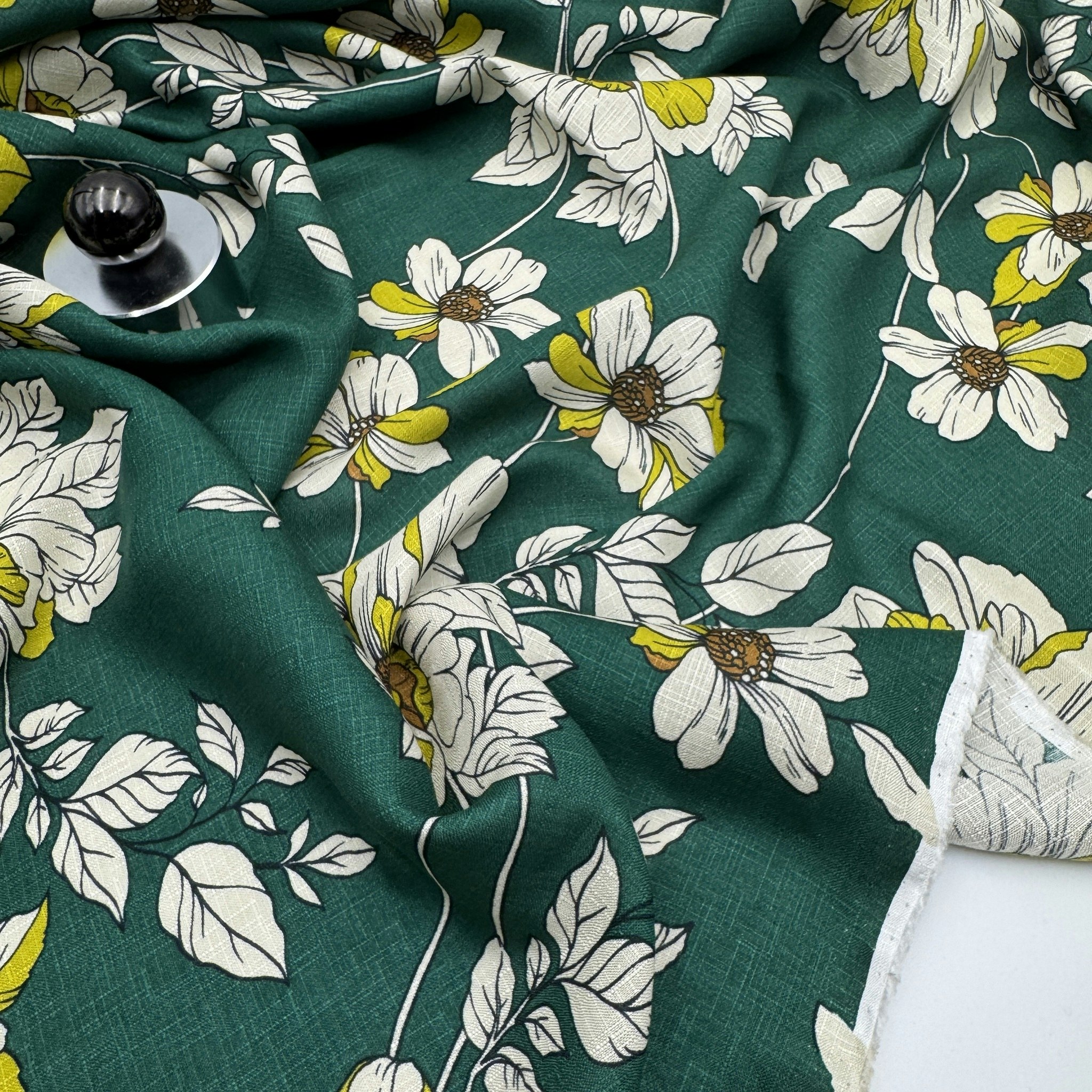 1,5m Viskos linstruktur grön blommig