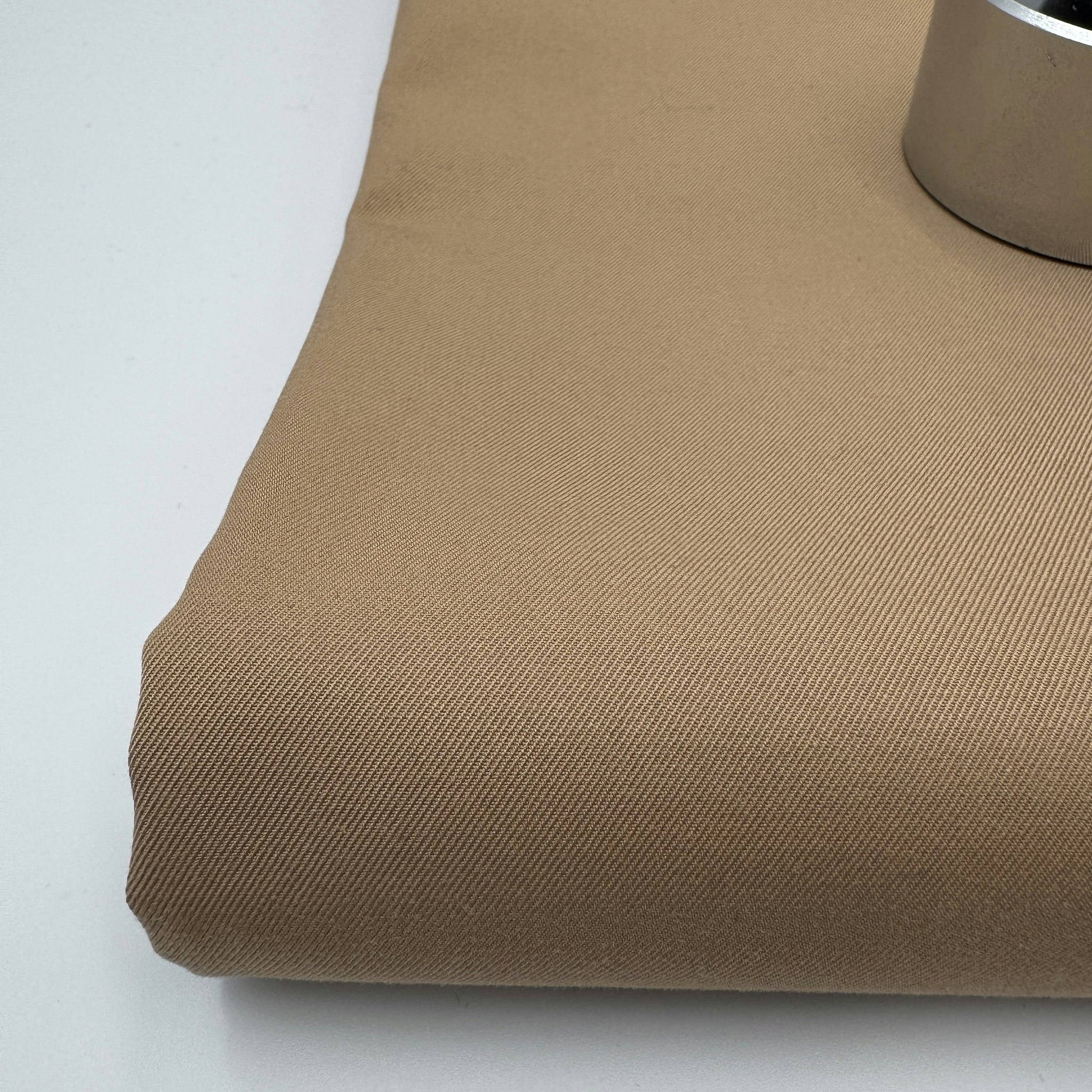 2m beige chinos