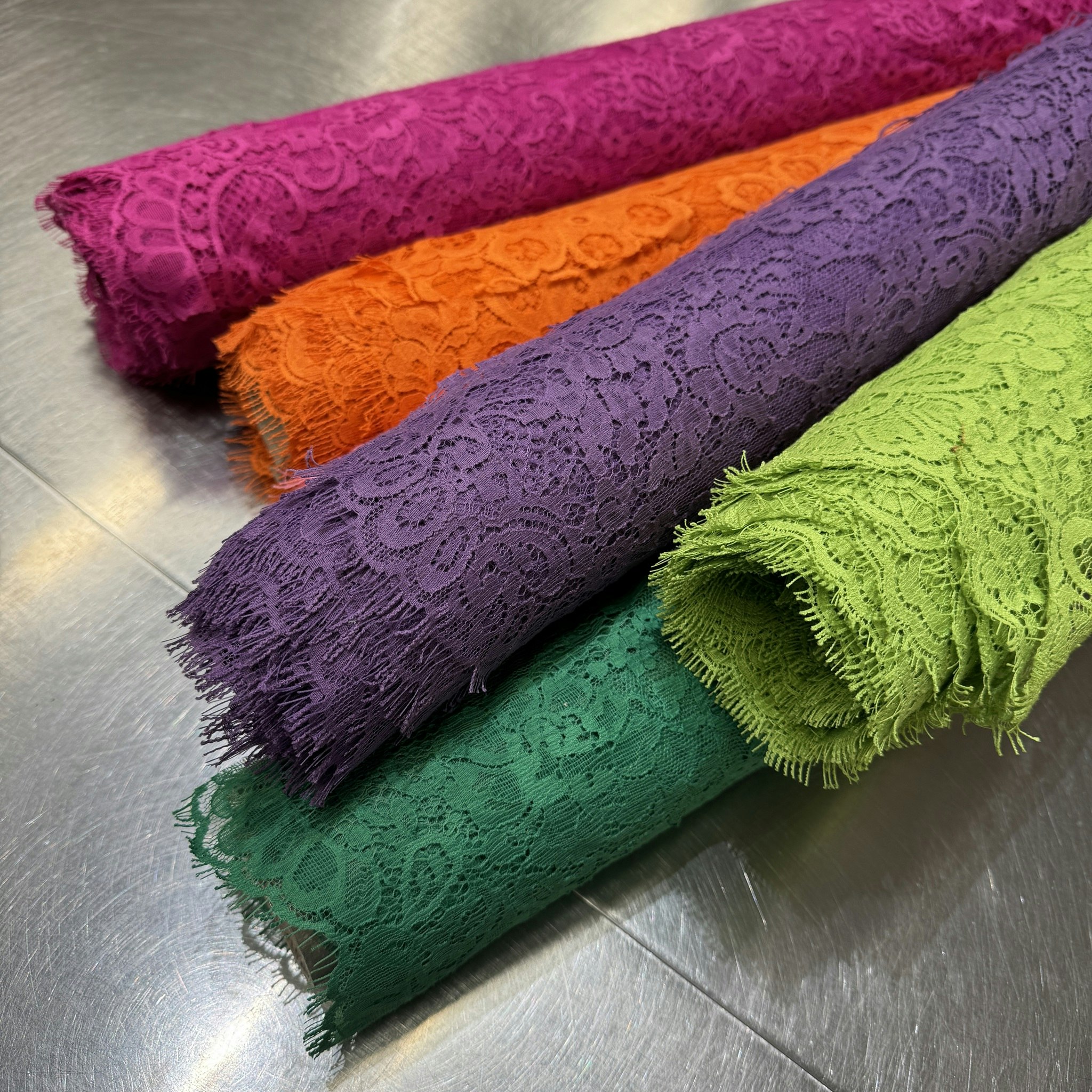 1,5m bomullsspets cerise Valentin*