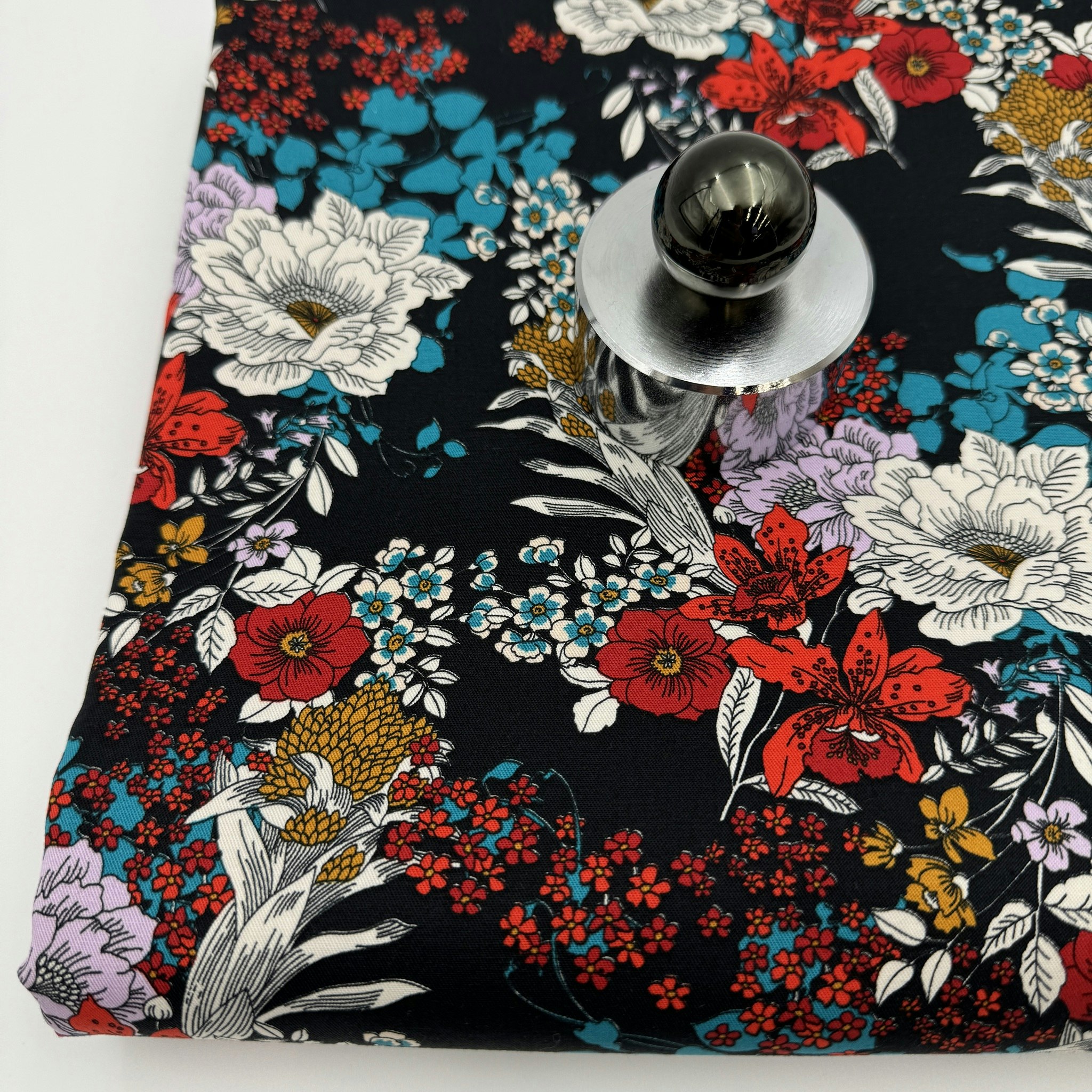2m Bomull/elastan svart blommig