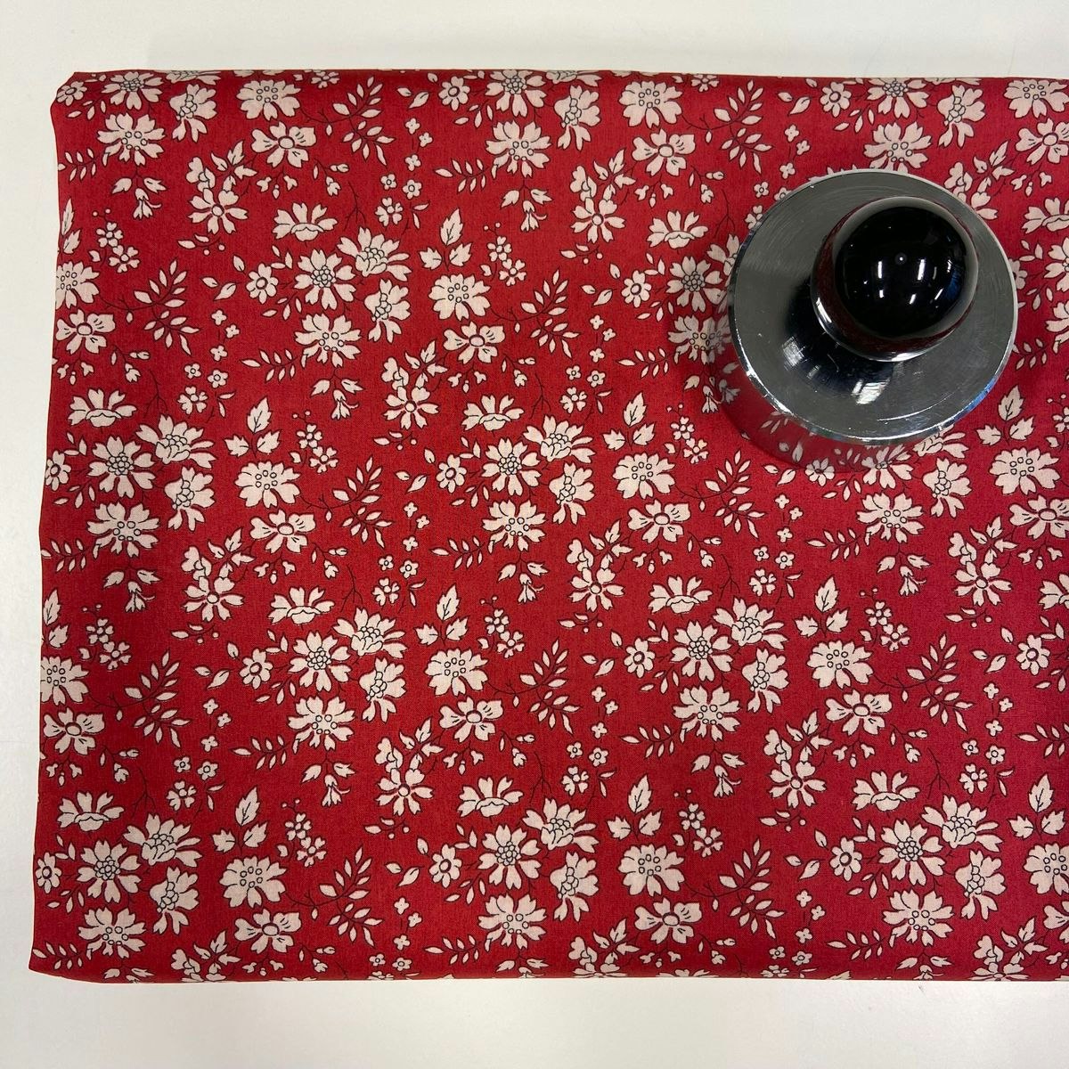 0,5m Libertytyg Tana Lawn - Capel Mörkröd/Beige