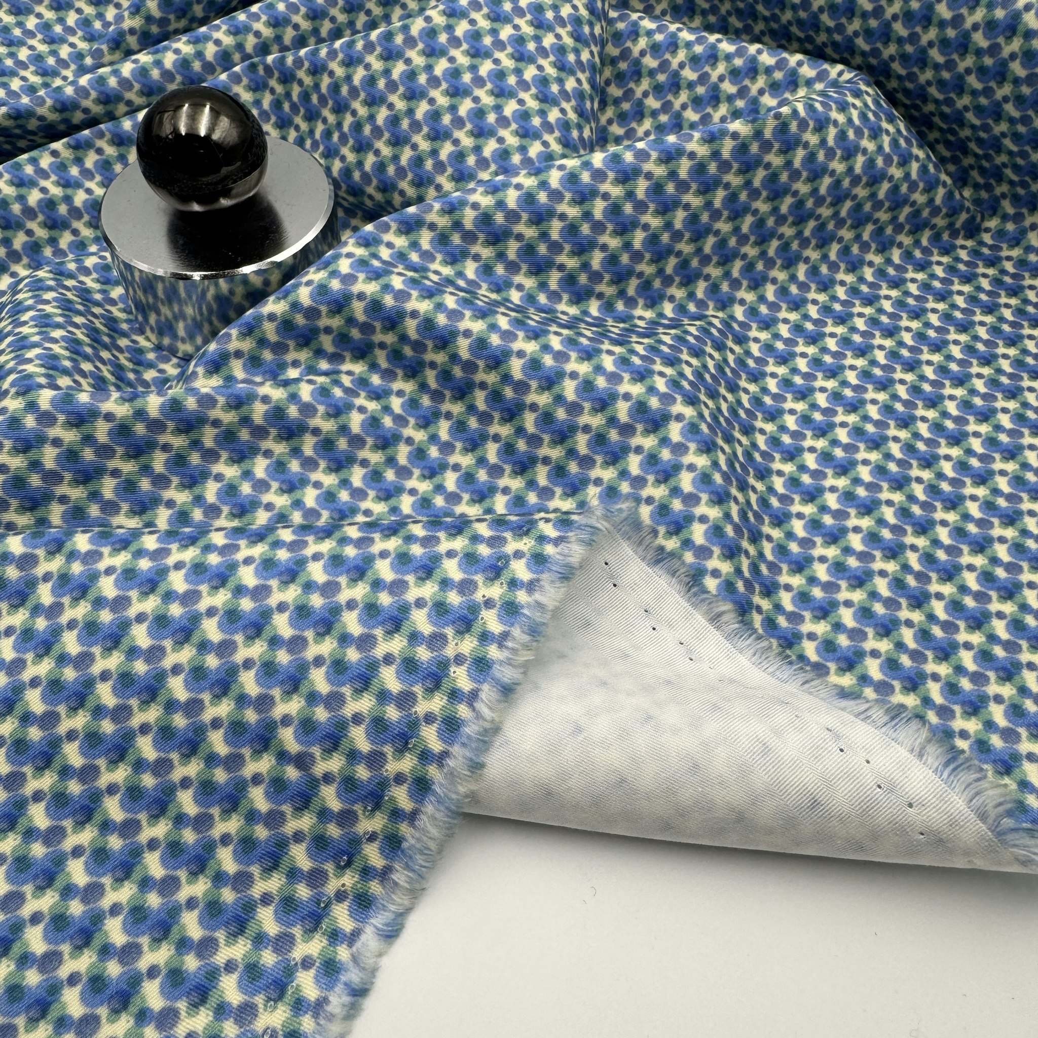 1,6m Libertytyg Stretchgabardin - blå/lila prick