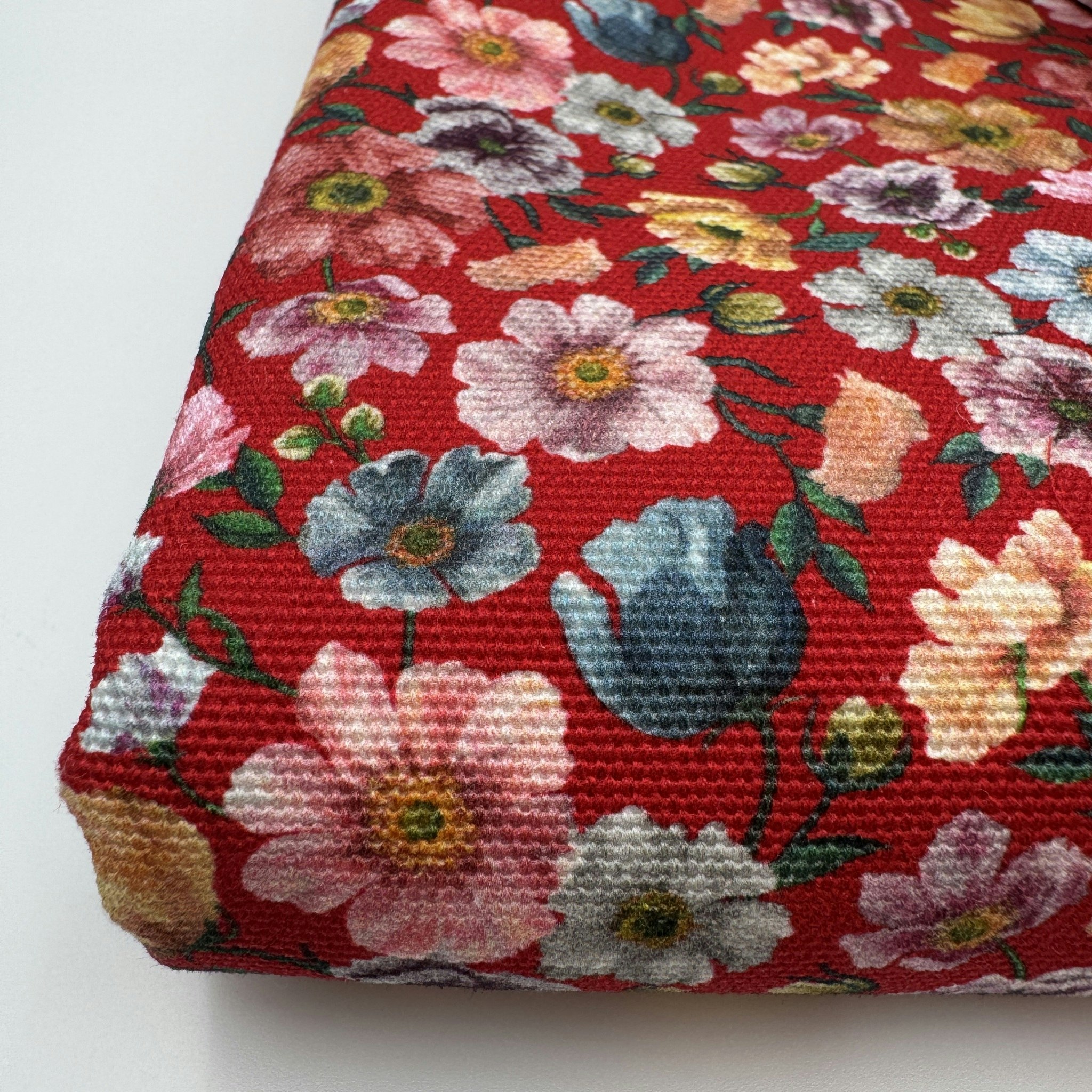 1,5m Libertycanvas röd blömmig