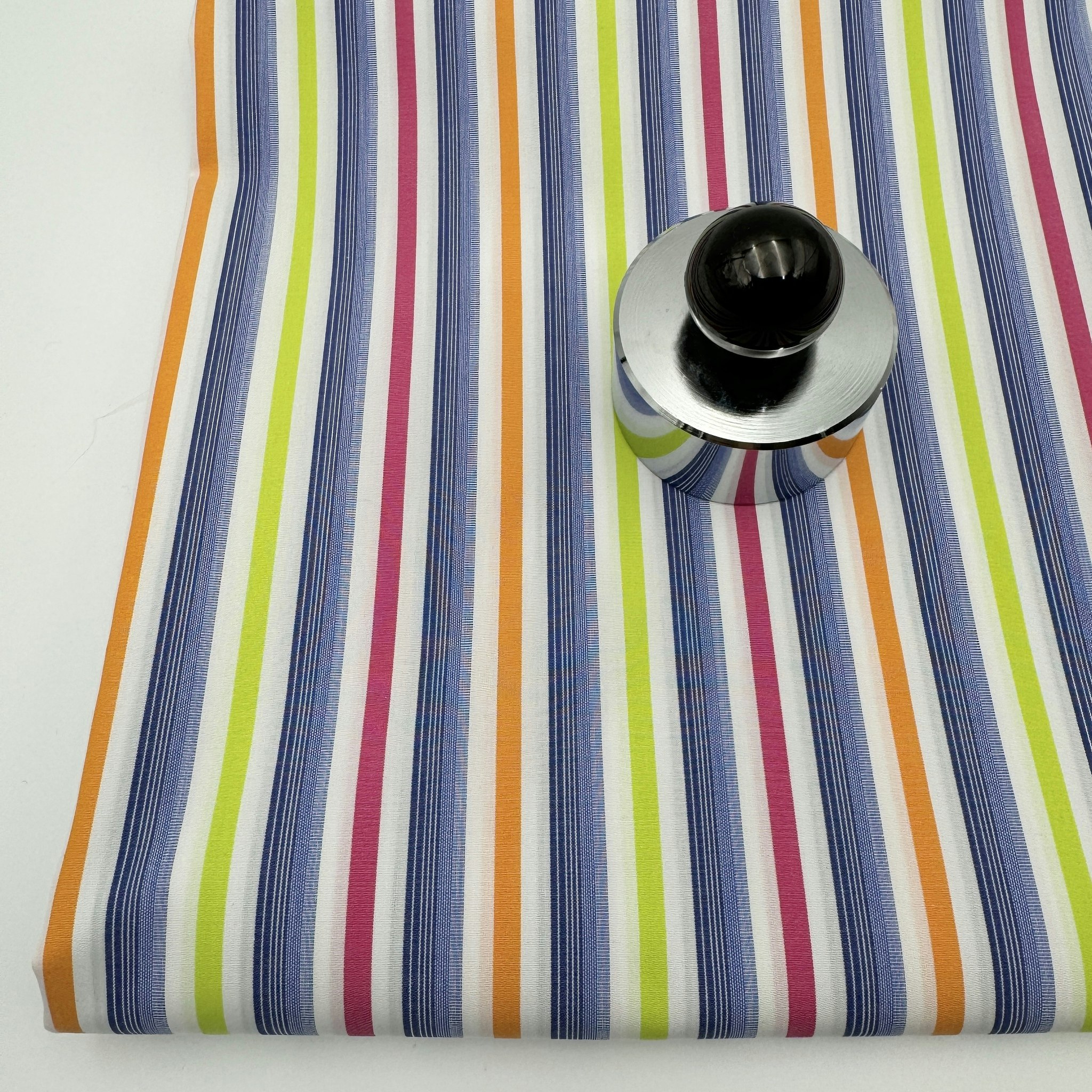 Bomullspoplin vit/lime/orange/cerise rand