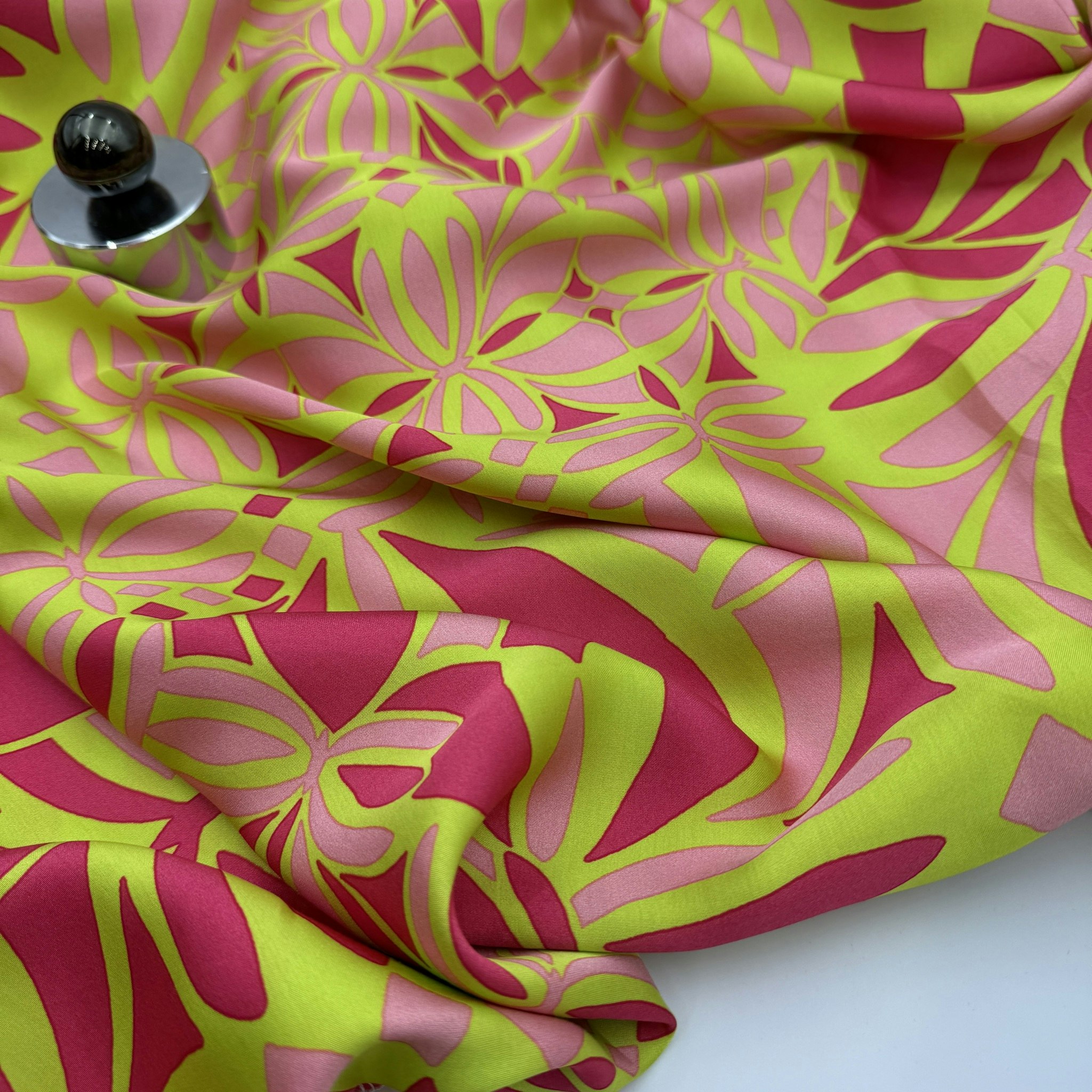Viskossatin lime/rosa
