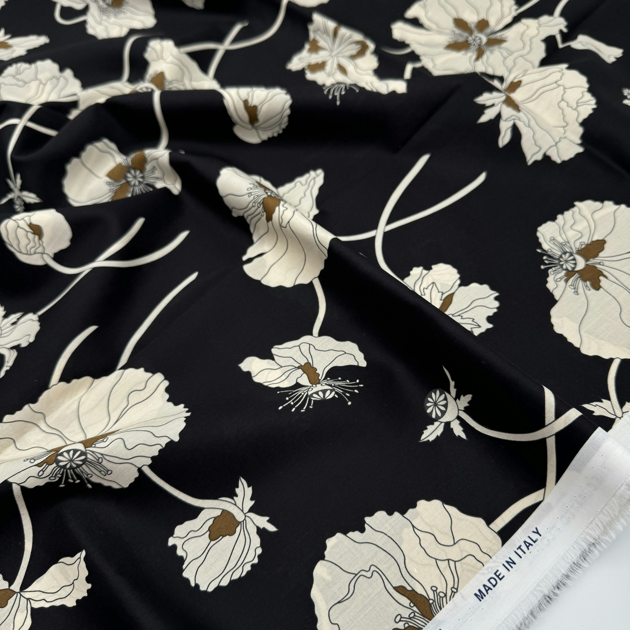 Liberty Tana lawn - Fragile blooms svart