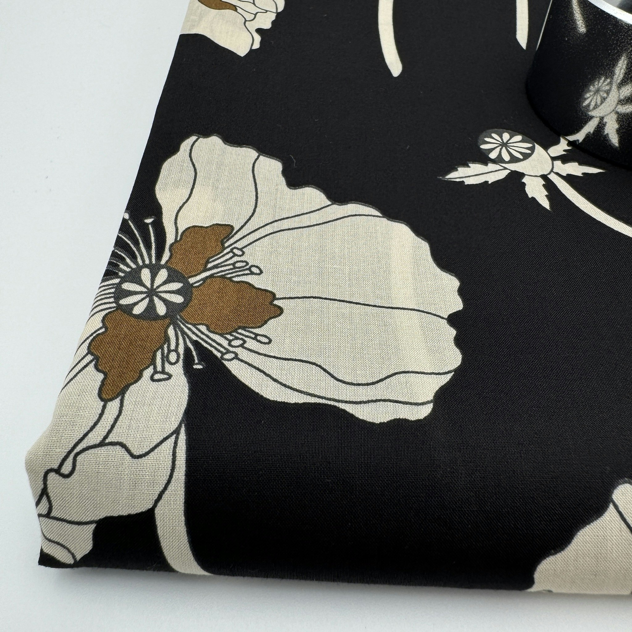 Liberty Tana lawn - Fragile blooms svart