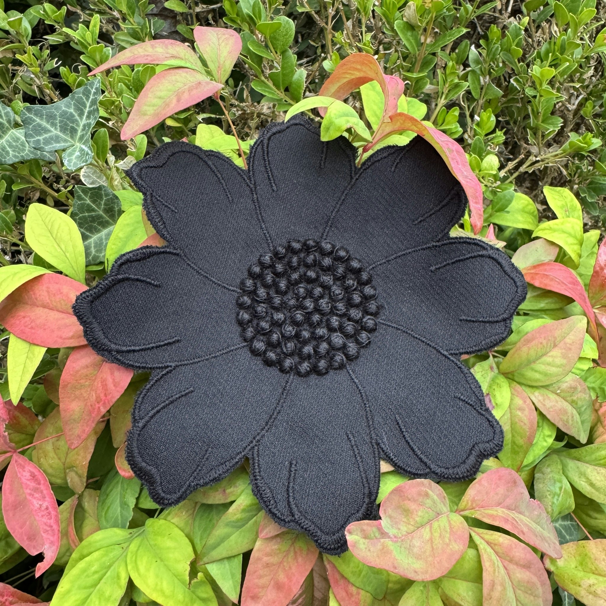 Blomapplikation svart 14cm
