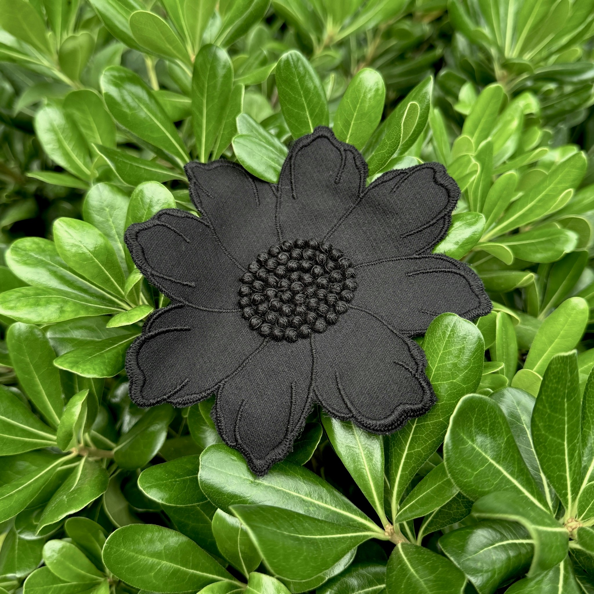 Blomapplikation svart 14cm