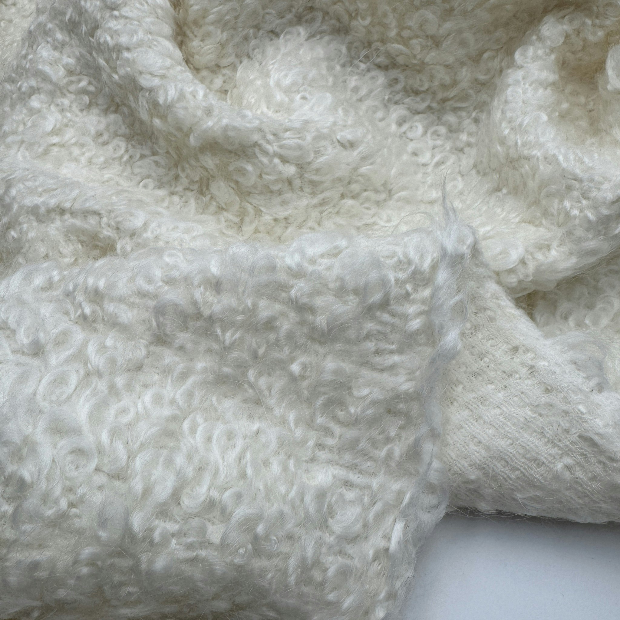 1,8m ull/alpacka vit bouclé