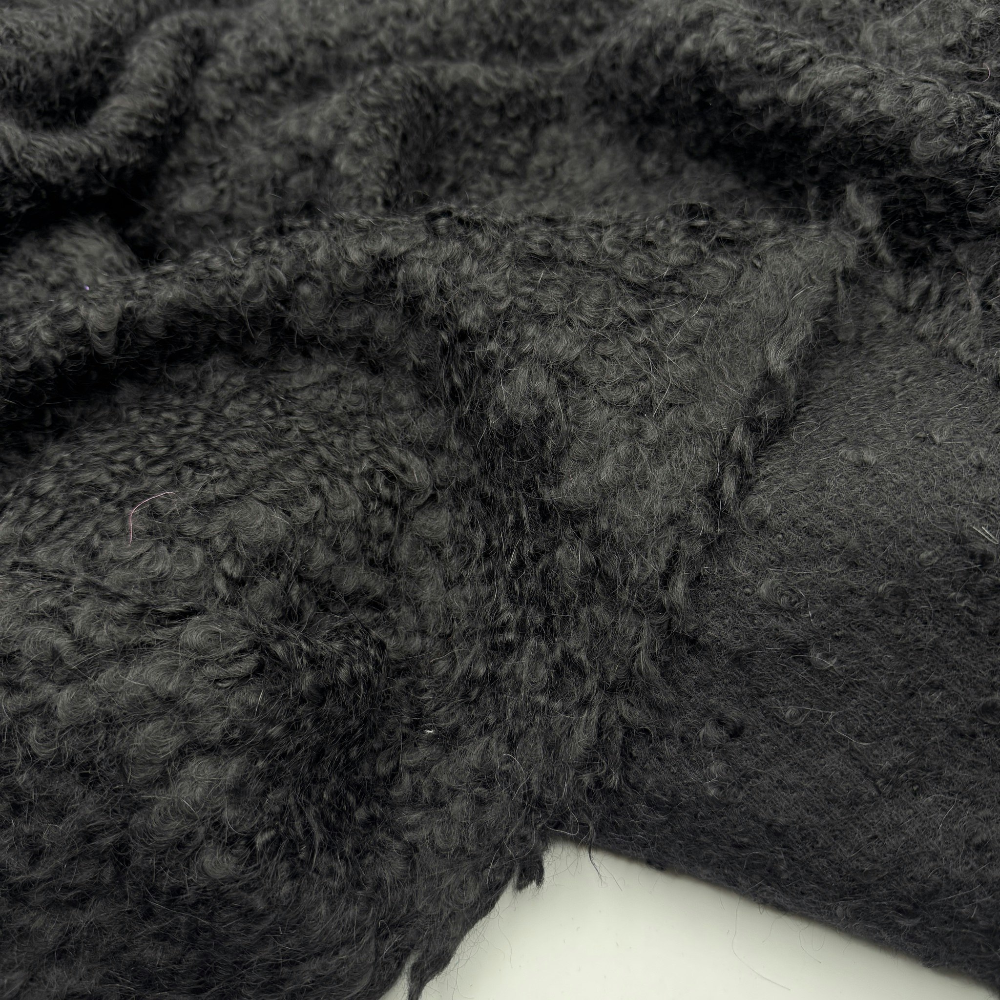 2,5m ull/alpacka svart bouclé