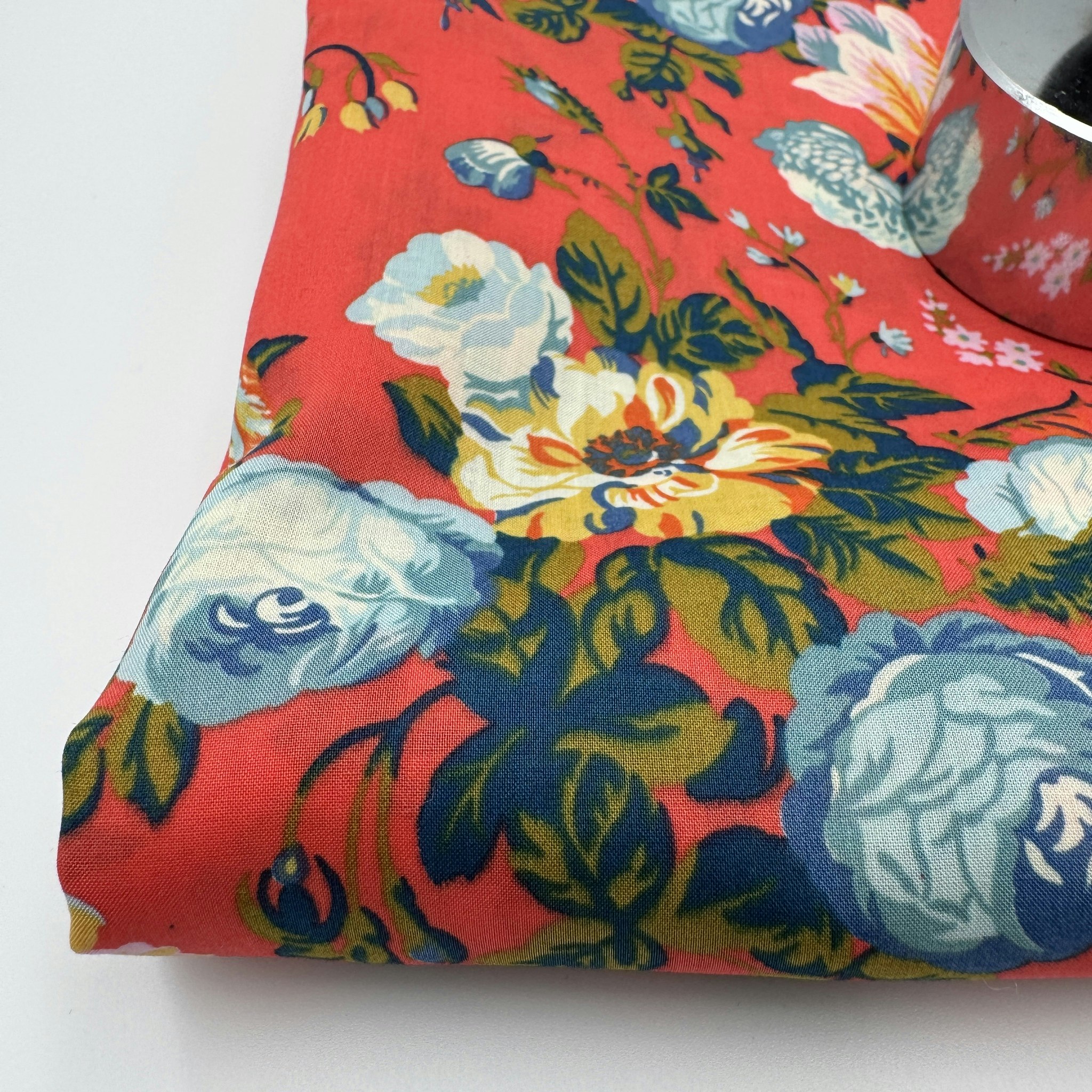Libertytyg Tana Lawn - Magical bouquet korall