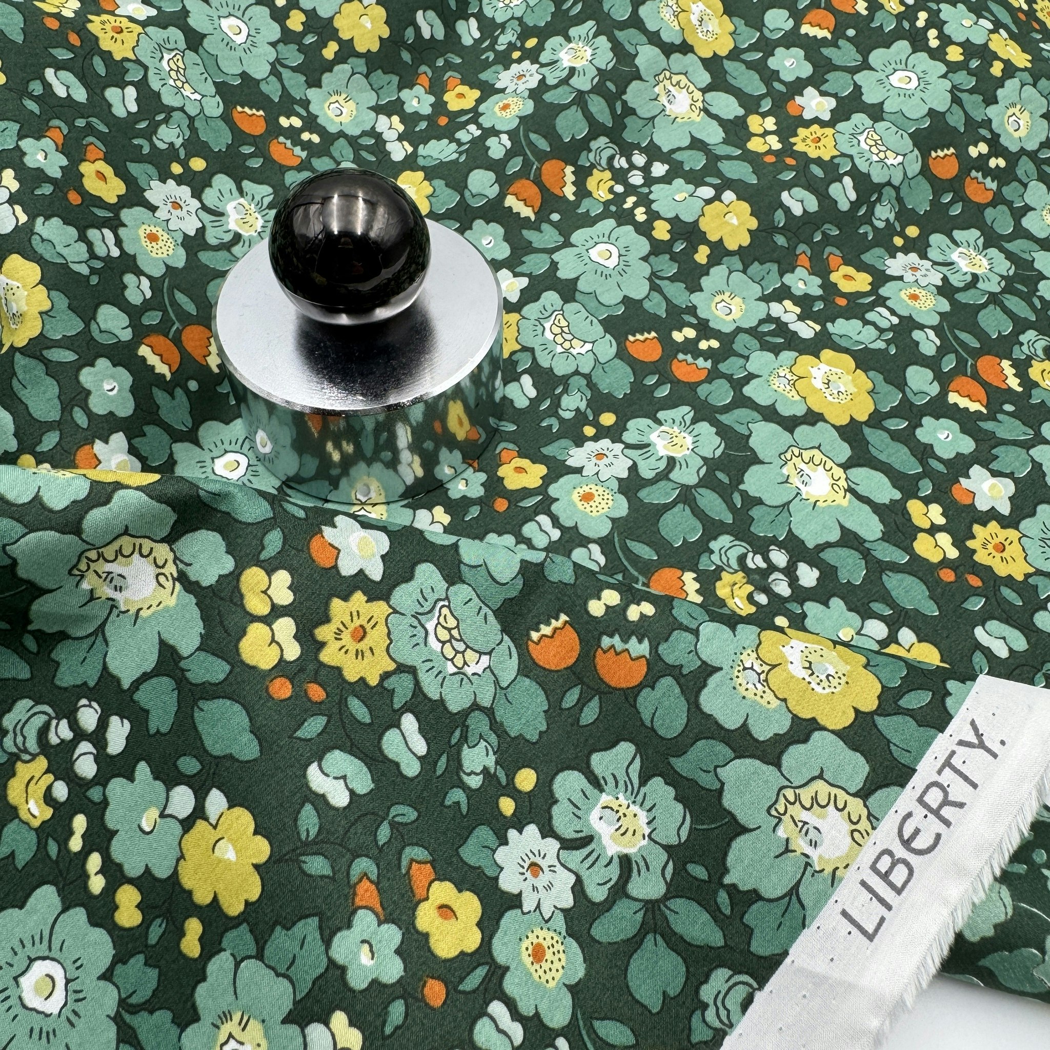 Libertytyg Tana Lawn - Betsy grön