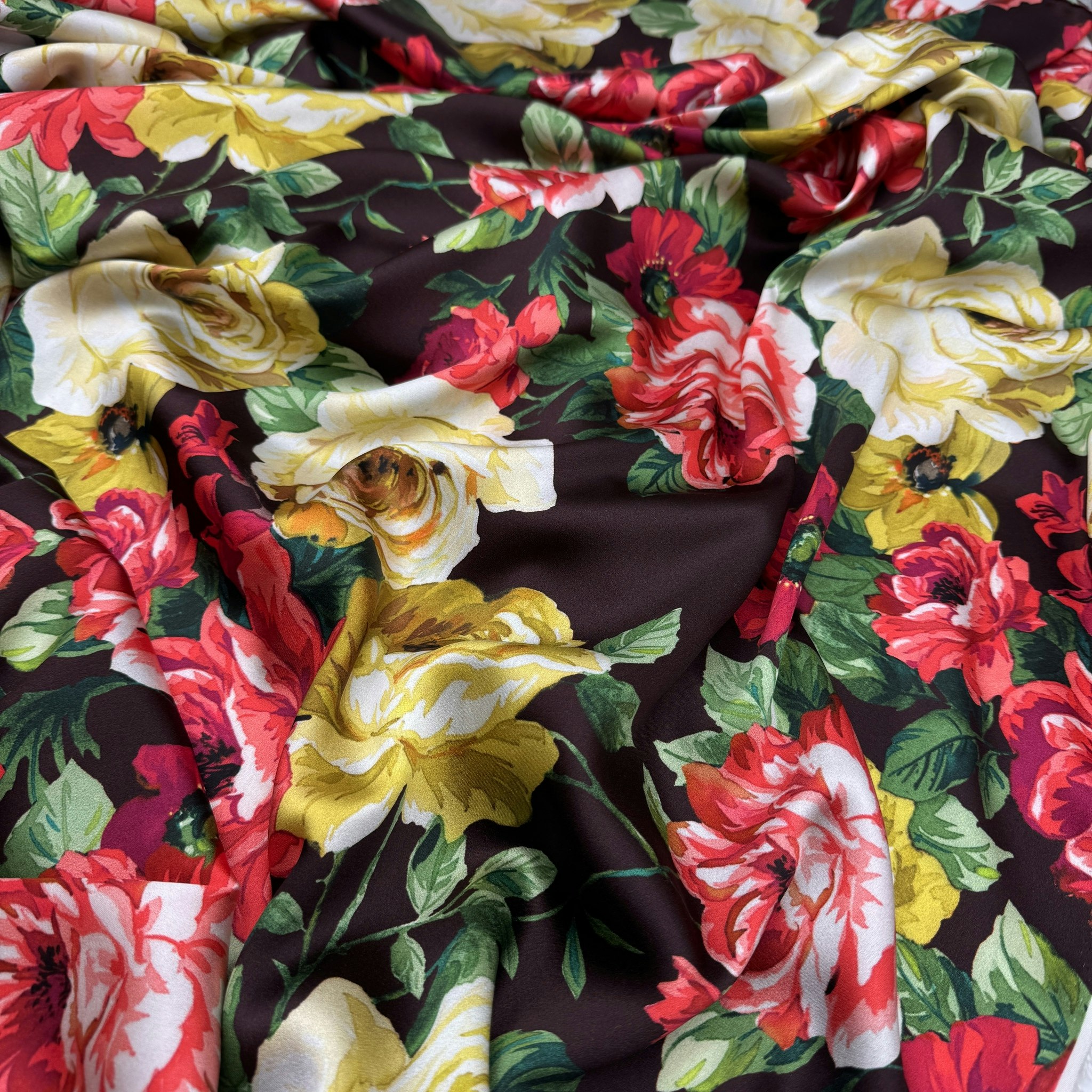 Sidensatin brun botten rosor