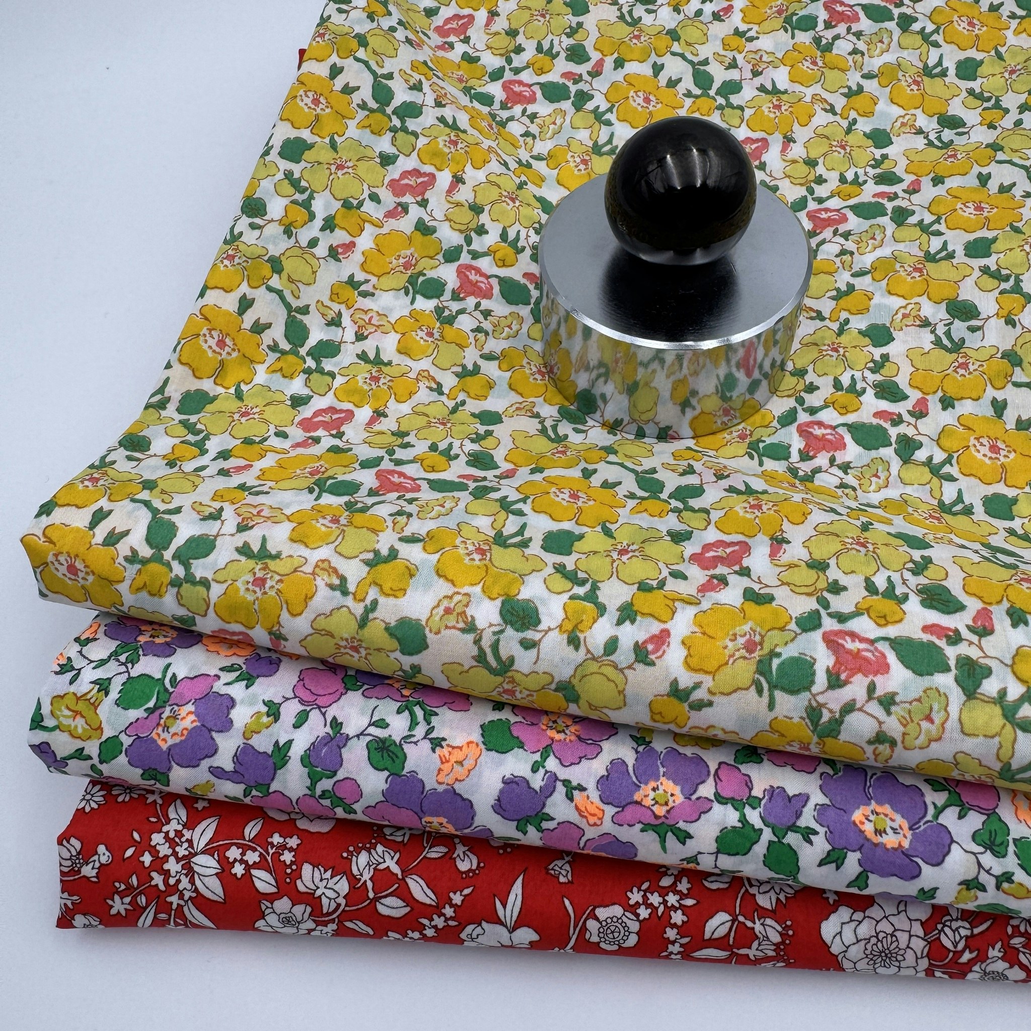 Liberty Tana Lawn - Summer blooms ljusröd