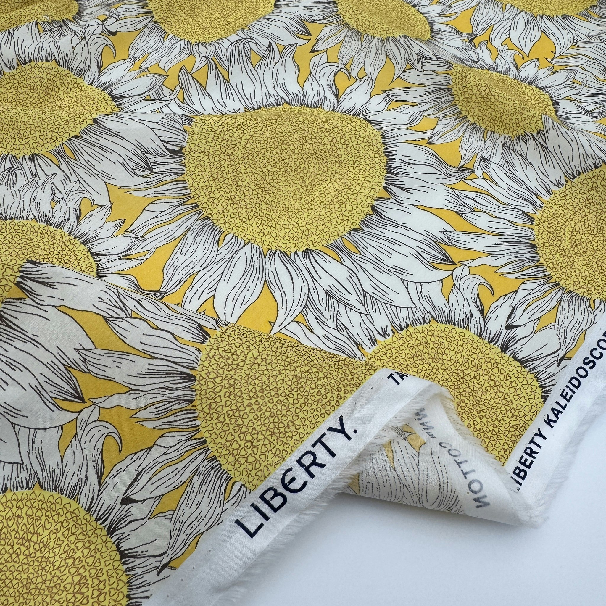 Libertytyg Tana Lawn solrosor