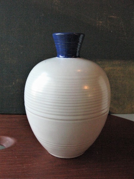 white/blue vase 3114