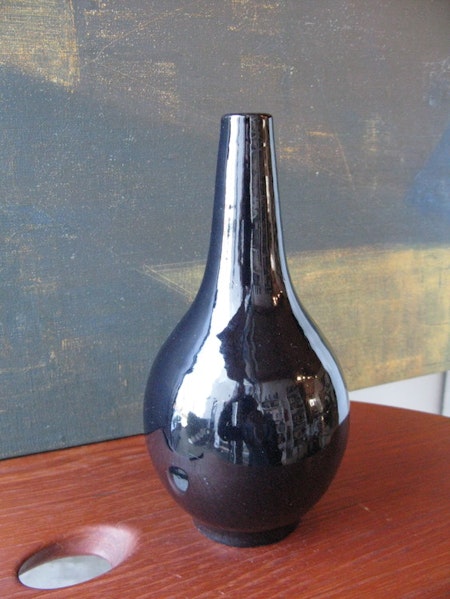 VL blue vase 395