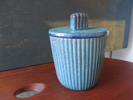 VL tobacco jar 13