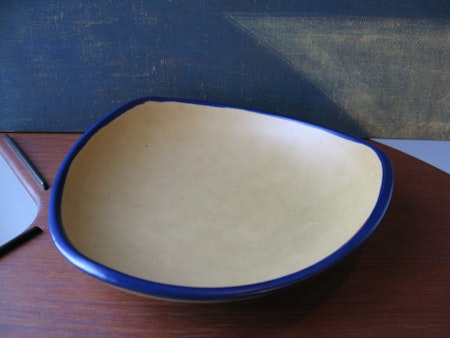 Yellowish/blue bowl 362