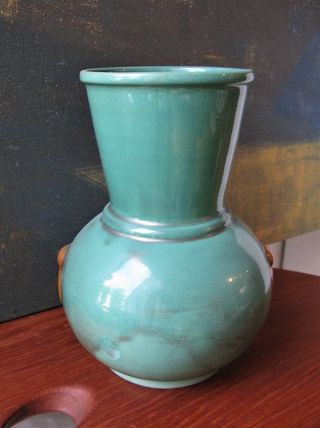 Green vase 112