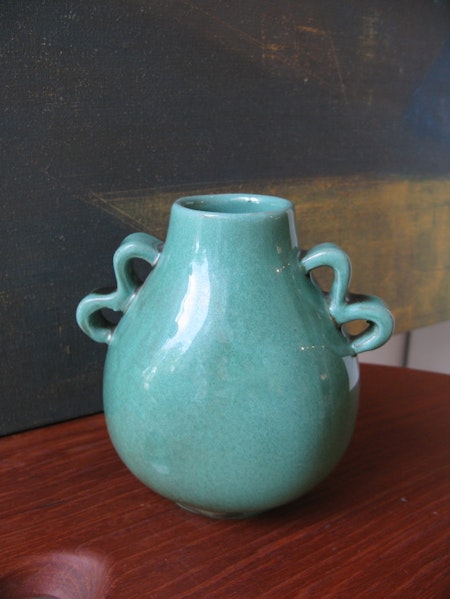 Green vase 3053