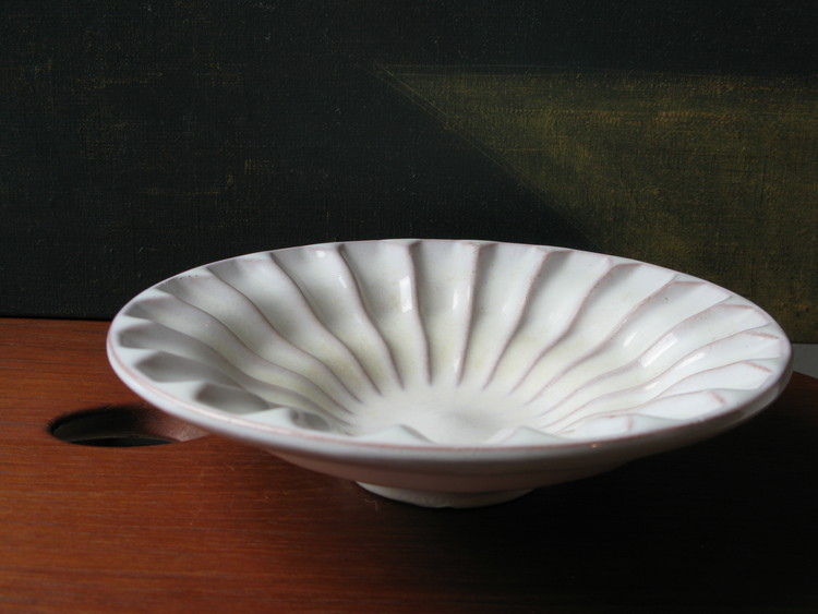 White bowl 134