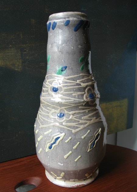 Early vase 1049