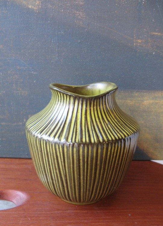 Amarillo vase 9012S