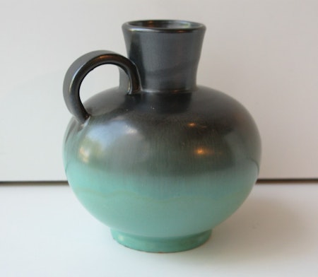 Green/black vase 3276