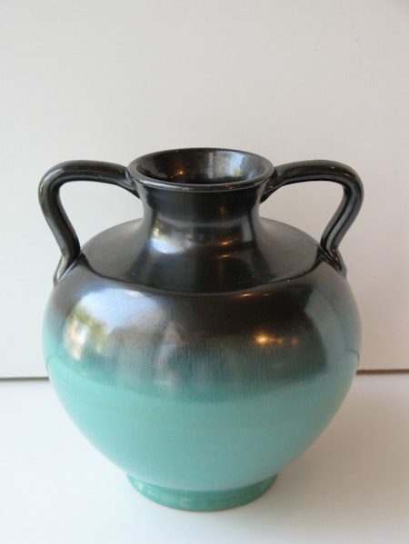 Green/black vase 3201-3