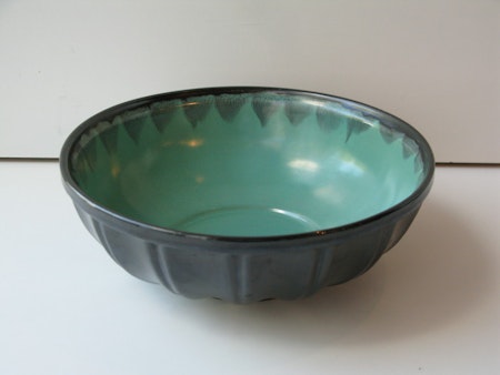 Green/black bowl 139