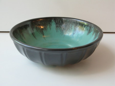 Green/black bowl 140