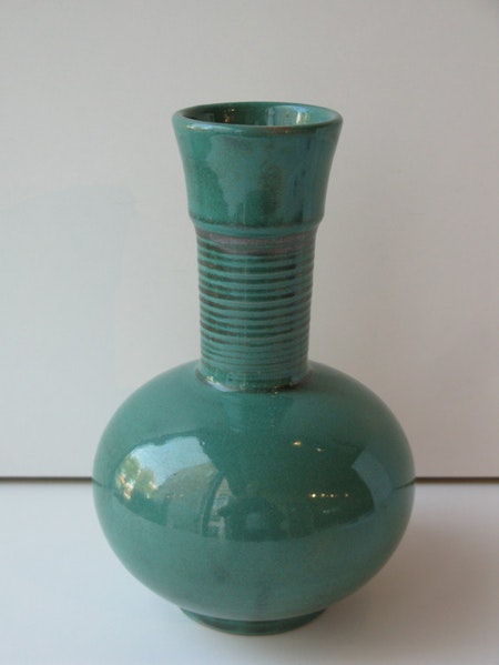 Greeen vase 3198