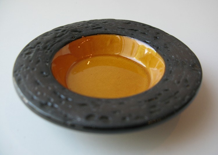 Yellow ashtray 6048B