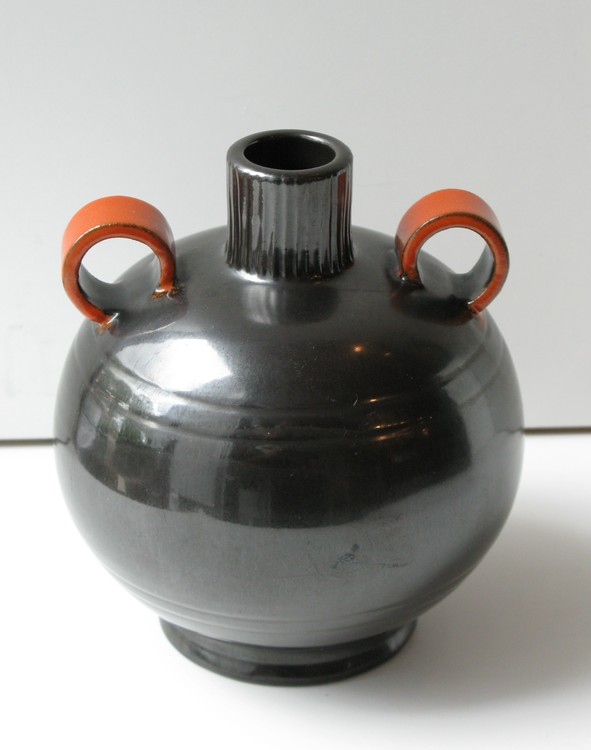 Black/orange vase 2646