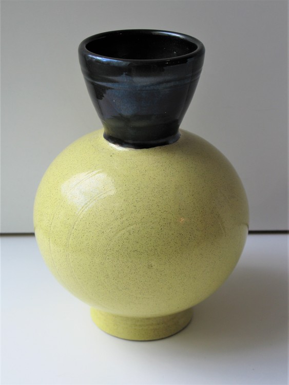 Yellow/black vase 3193