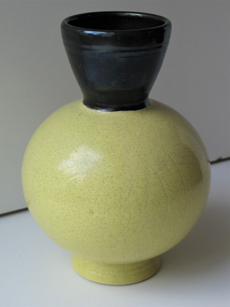 Yellow/black vase 3193
