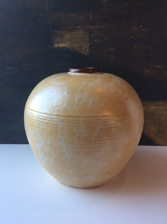 Large vanilla globe vase 3154
