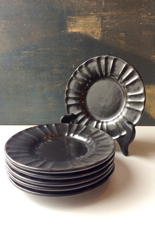 Black small plates 2356 (6)