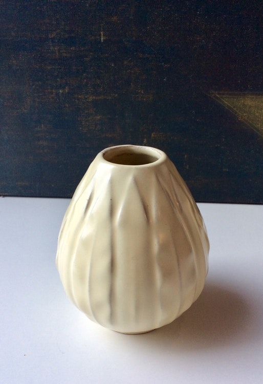 Lancett vanilla vase 588